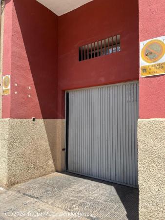 GARAJE EN ZONA FELIPE V EN PETRER 20 M2 CERRADO - ALICANTE