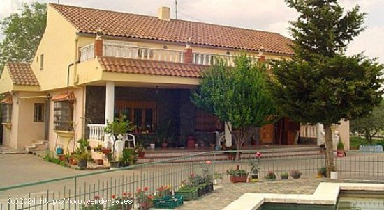 Villa en venta en Ayora (Valencia)