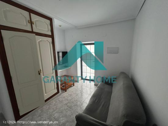  SE ALQUILA APARTAMENTO EN LA PARTE ANTIGUA - CACERES 