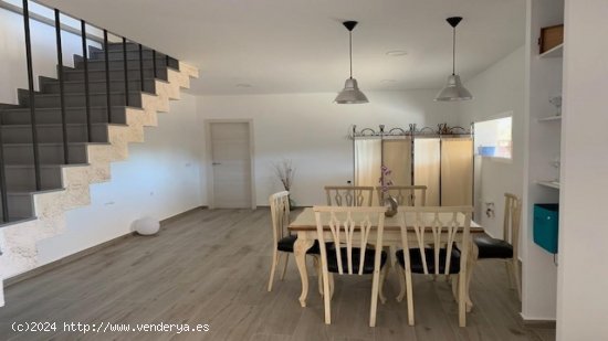 Villa en venta en Teresa de Cofrentes (Valencia)