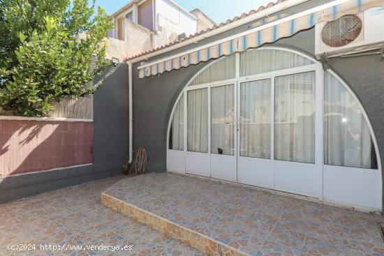  BUNGALOW ADOSADO. 2 DORM. 1 BAÑO. NUEVA TORREVIEJA - ALICANTE 