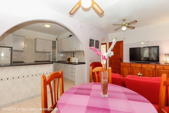 BUNGALOW ADOSADO. 2 DORM. 1 BAÑO. NUEVA TORREVIEJA - ALICANTE