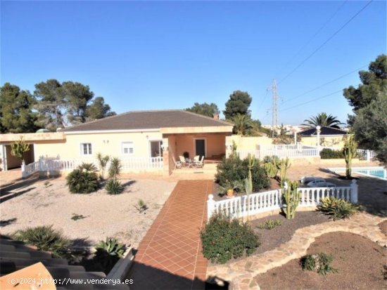 Villa en venta en Orihuela (Alicante)