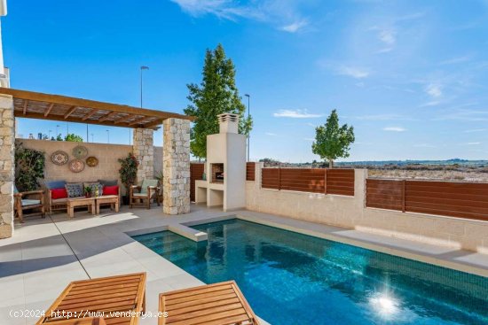 Villa en venta en Benijófar (Alicante)