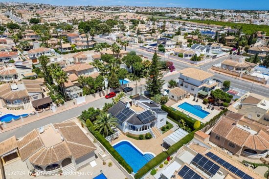 Villa en venta en Ciudad Quesada (Alicante)