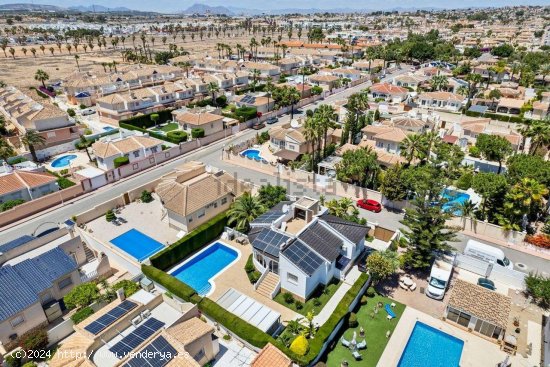 Villa en venta en Ciudad Quesada (Alicante)