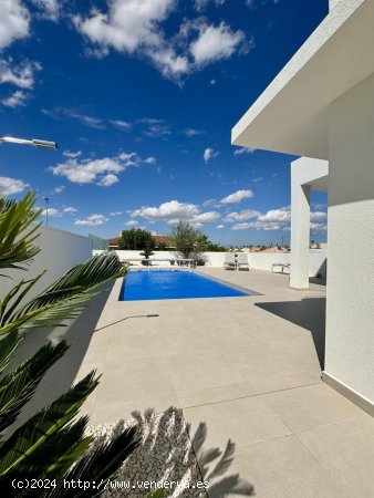 Villa en venta a estrenar en Benijófar (Alicante)