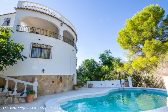 Villa en venta en Benidoleig (Alicante)