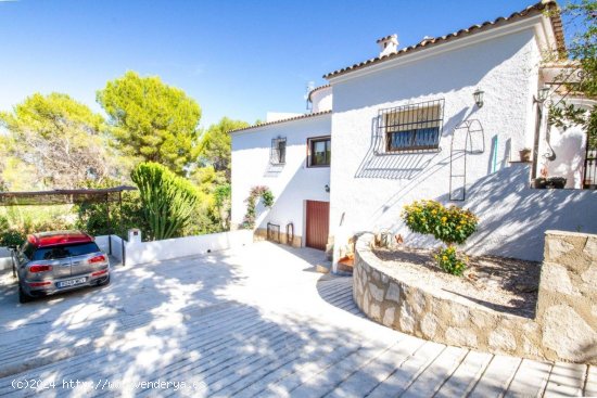 Villa en venta en Benidoleig (Alicante)