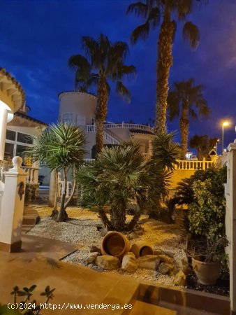 Casa en venta en Pilar de la Horadada (Alicante)