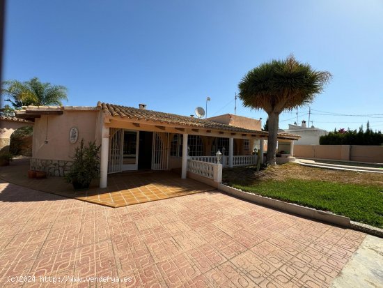 Villa en venta en Dénia (Alicante)