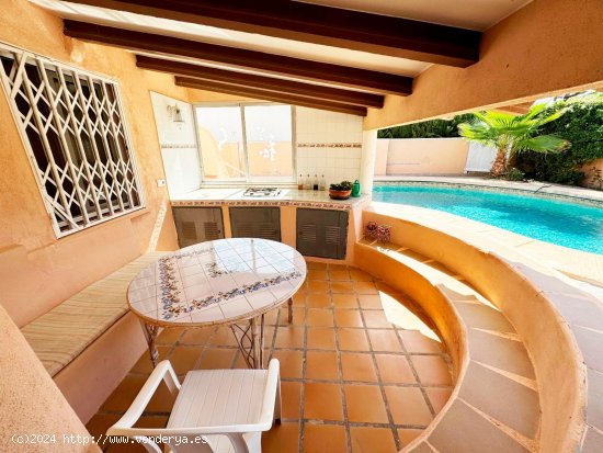 Villa en venta en Dénia (Alicante)