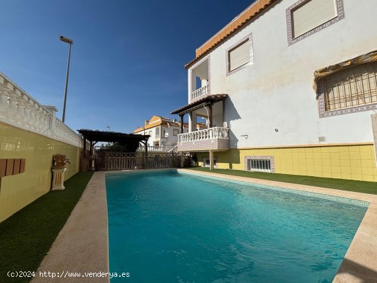 Chalet en alquiler en Torrevieja (Alicante)