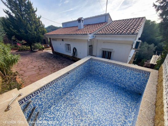 Villa en venta en Serra (Valencia)