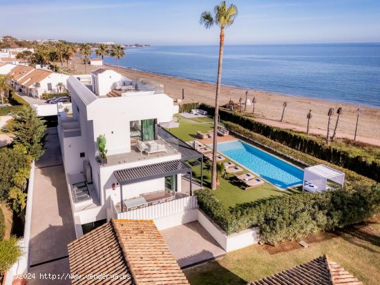  Villa en venta en Estepona (Málaga) 