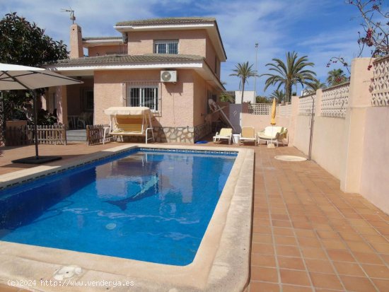 Villa en venta en La Manga del Mar Menor (Murcia)