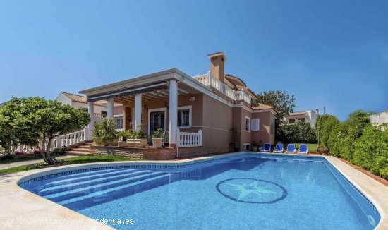  Villa en venta en Torrevieja (Alicante) 