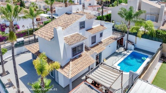 Villa en venta en Benidorm (Alicante)