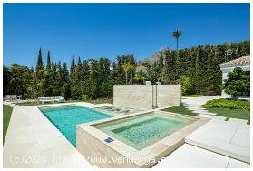 Villa en venta en Marbella (Málaga)