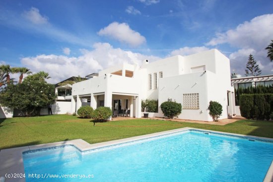  Villa en venta en Marbella (Málaga) 