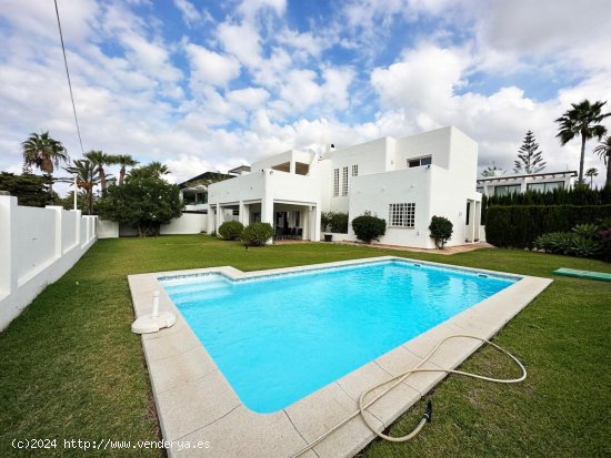 Villa en venta en Marbella (Málaga)