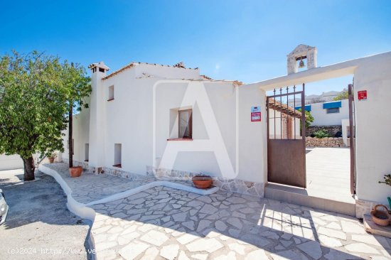 Finca en venta en Moraira (Alicante)