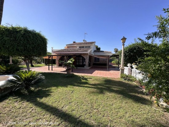 Villa en venta en Elche (Alicante)