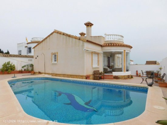 Villa en venta en San Miguel de Salinas (Alicante)