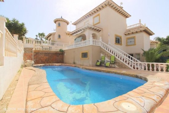 Villa en venta en Orihuela (Alicante)