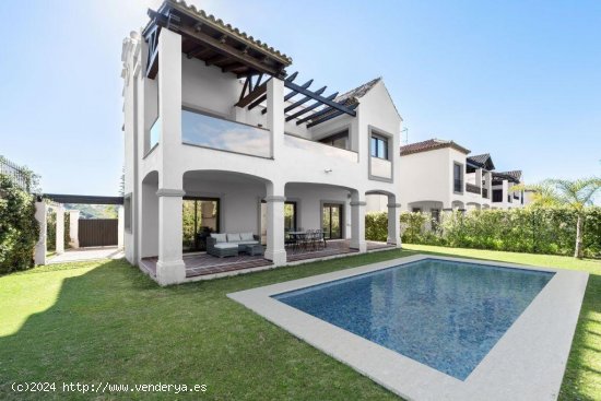  Villa en venta a estrenar en Estepona (Málaga) 