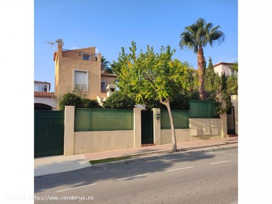 Villa en venta en Mutxamel (Alicante)