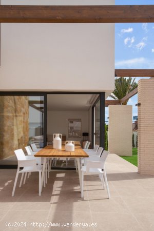 Villa en venta a estrenar en Orihuela (Alicante)