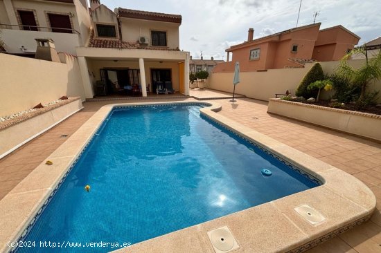 Villa en venta en Torrevieja (Alicante)