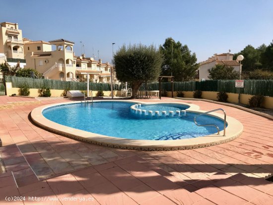 Chalet en venta en Pilar de la Horadada (Alicante)