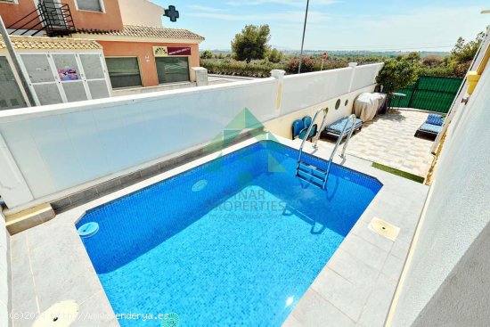 Villa en venta en Pilar de la Horadada (Alicante)