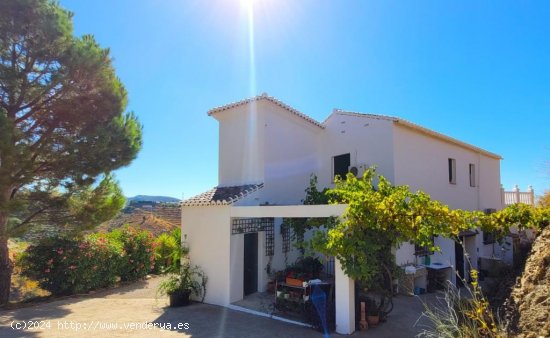  Villa en venta en Sedella (Málaga) 