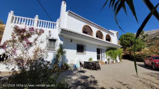 Villa en venta en Sedella (Málaga)