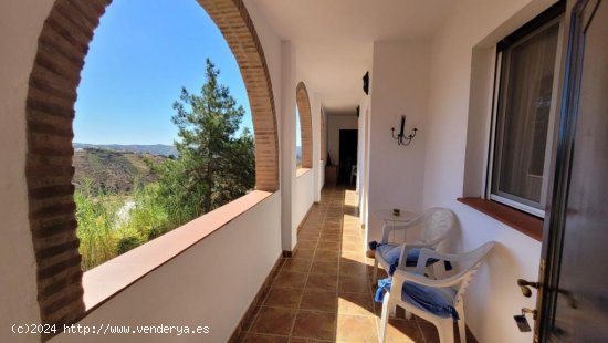 Villa en venta en Sedella (Málaga)