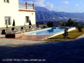 Villa en alquiler en Nerja (Málaga)