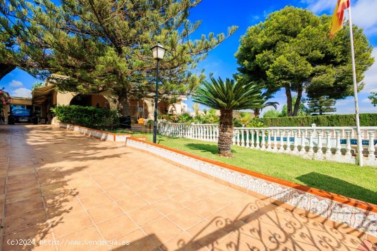 Villa en venta en Torrevieja (Alicante)