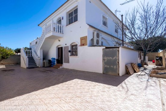  Villa en venta en Orihuela (Alicante) 