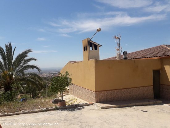 Villa en venta en Crevillent (Alicante)