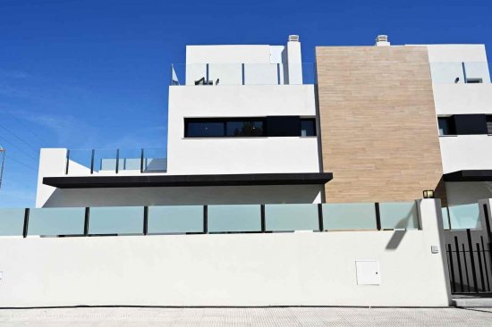  Villa en venta a estrenar en Orihuela (Alicante) 