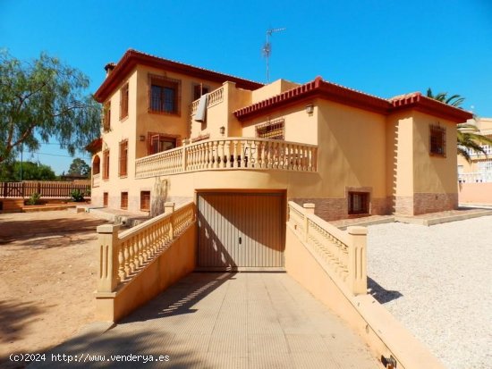 Villa en venta en Pilar de la Horadada (Alicante)