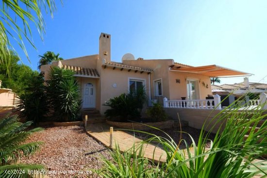 Villa en venta en Orihuela (Alicante)