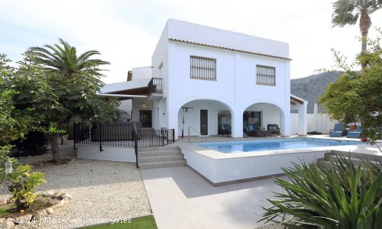 Villa en venta en Alfaz del Pi (Alicante)