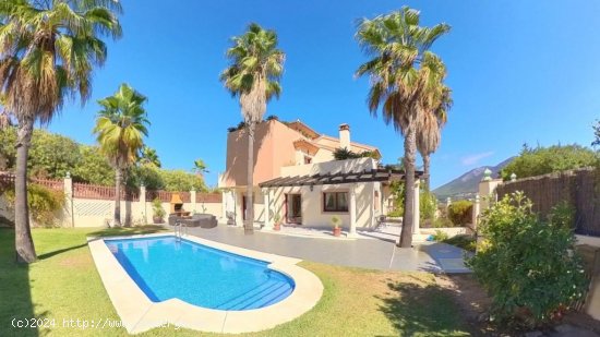  Villa en venta a estrenar en Coín (Málaga) 