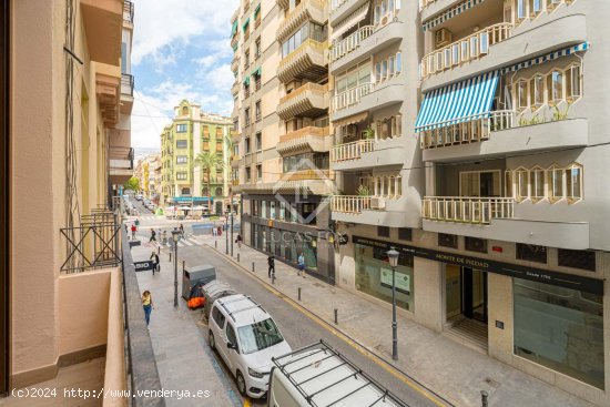 Apartamento en venta en Alicante (Alicante)