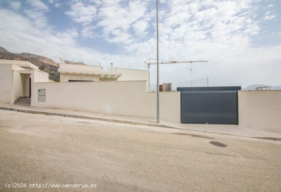 Villa en venta a estrenar en Polop (Alicante)