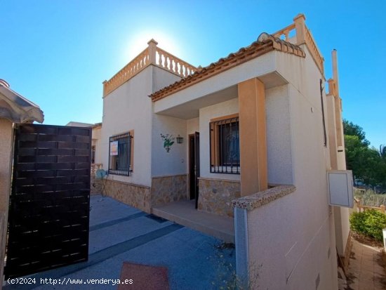 Villa en venta en San Miguel de Salinas (Alicante)